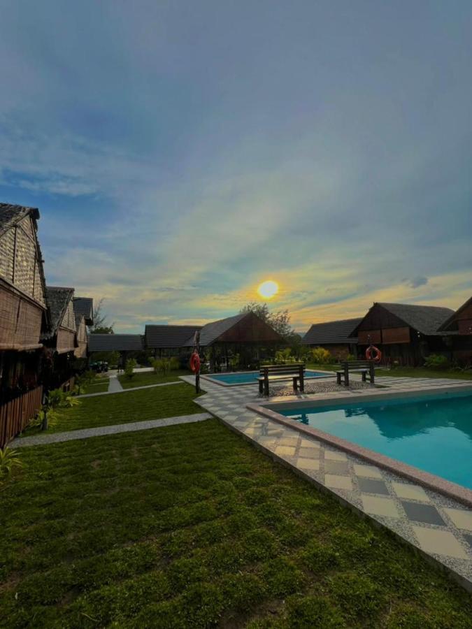 Nipoh Beach Cottage Kijal Exteriér fotografie